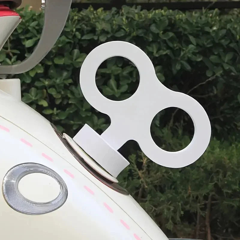 1pc Cute Wind Up Car Decoration Electric Car Wind Up Decoration Car Exterior Wind Up Decoration